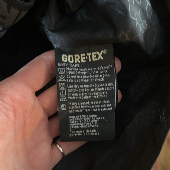 Armada Gortex Ski/Snowboard jacket Size medium - Picture 3 of 9